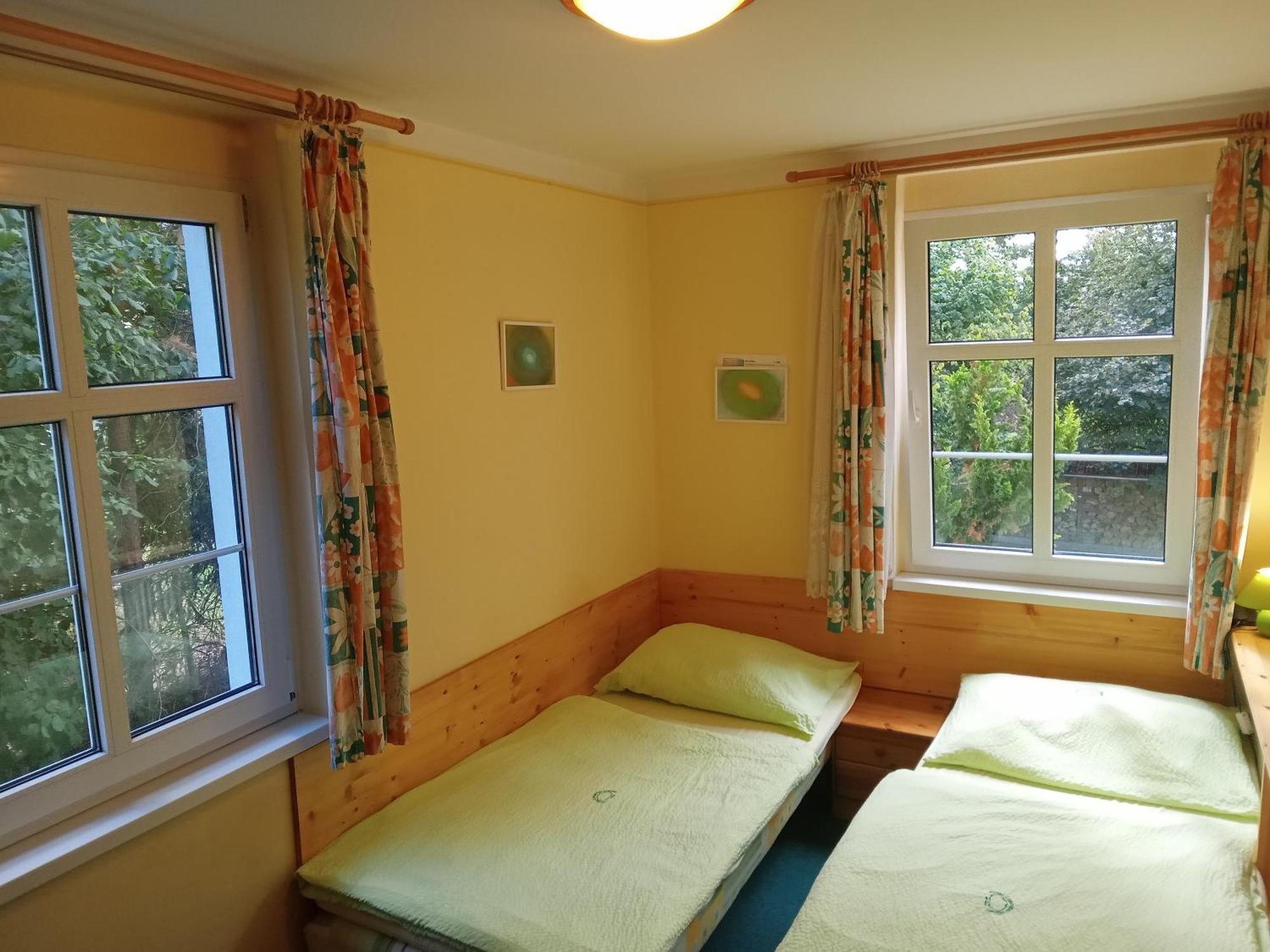 Hotel U Zeleneho Stromu - Zum Gruenen Baum Hřensko エクステリア 写真