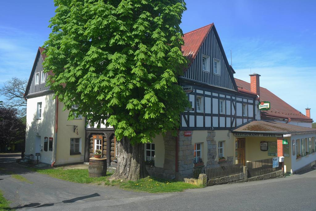 Hotel U Zeleneho Stromu - Zum Gruenen Baum Hřensko 部屋 写真